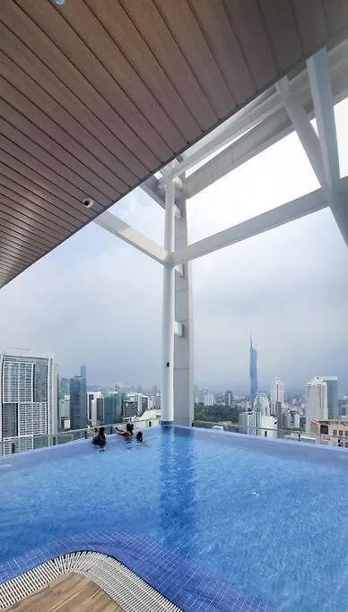 Col 108B Modern Klcc Balcony View & Infinity Pool Apartment Kuala Lumpur