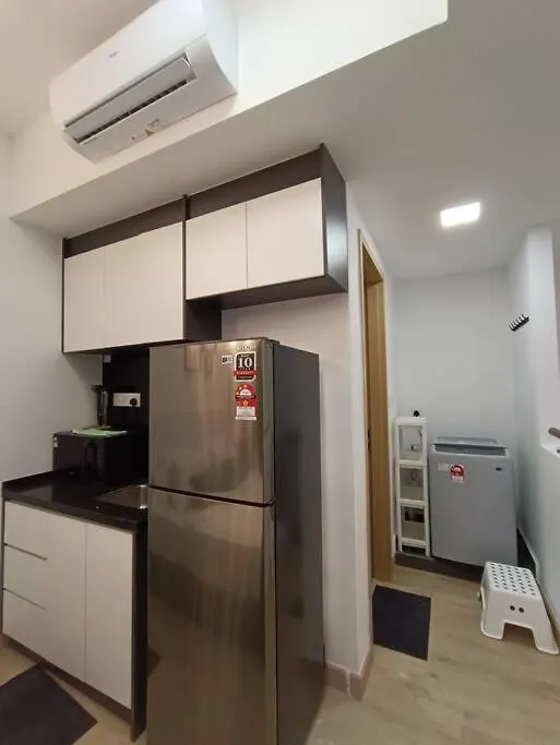 Col 108B Modern Klcc Balcony View & Infinity Pool Apartment Kuala Lumpur
